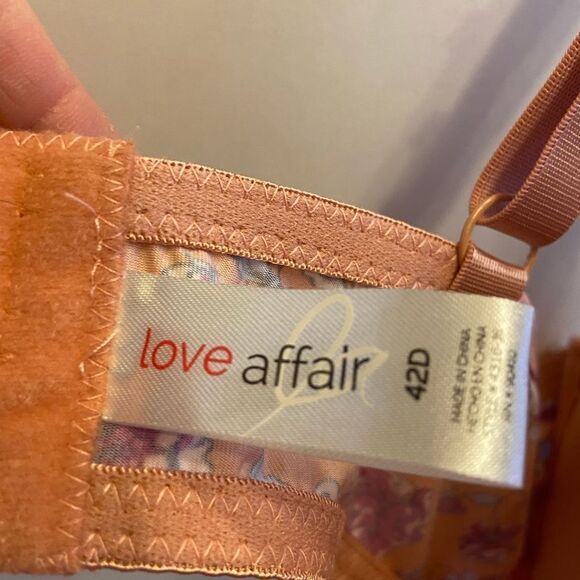 Love affair new t shirt bra size 42D roses - Picture 3 of 4